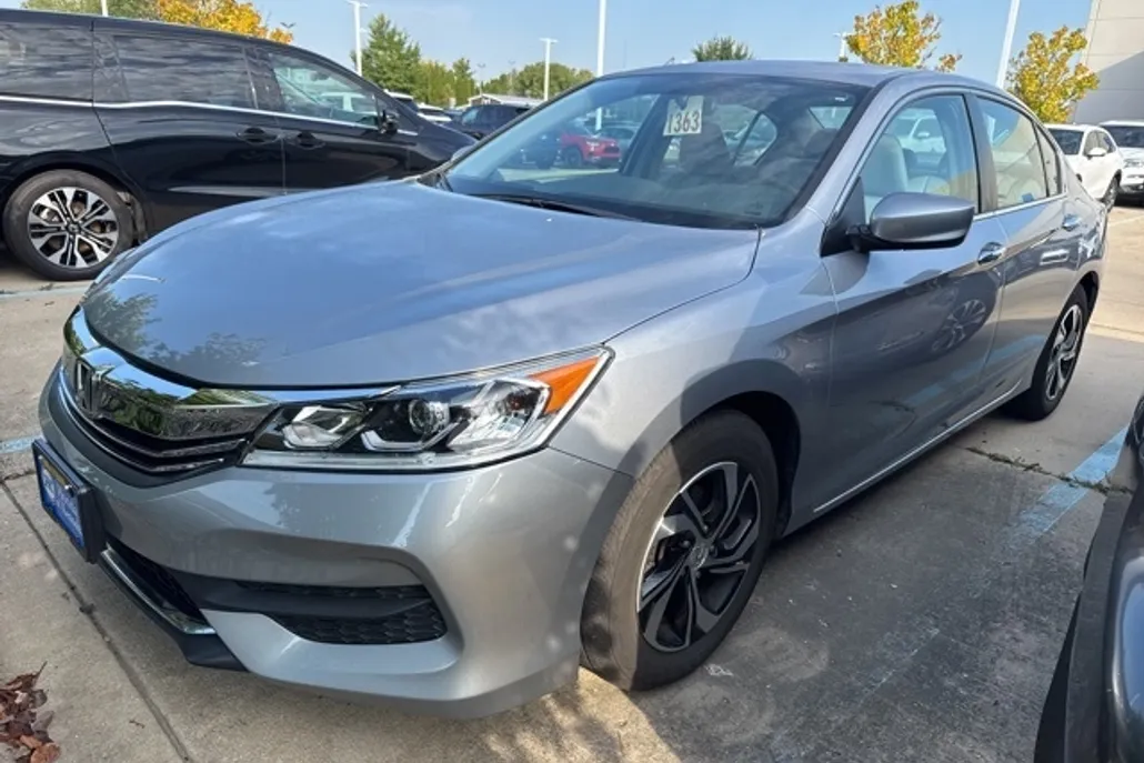 2016 Honda Accord LX photo 1