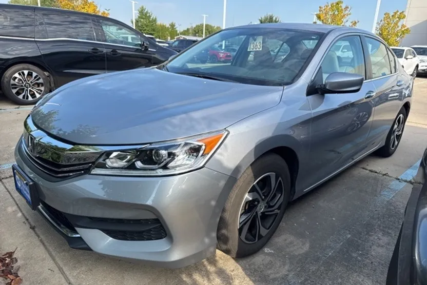2016 Honda Accord LX photo 1