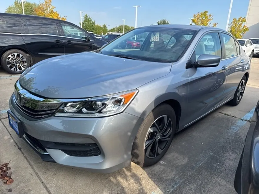 2016 Honda Accord LX photo 1