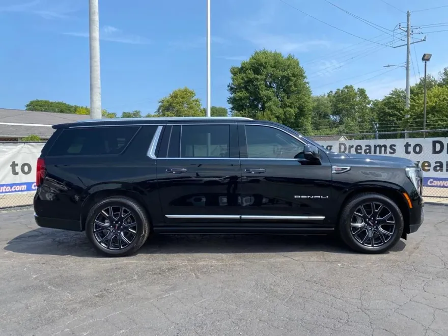 2025 Gmc Yukon XL Denali photo 1
