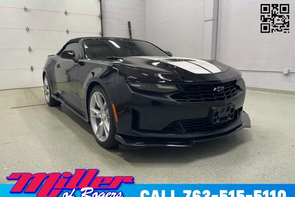 2022 Chevrolet Camaro LT1 photo 1