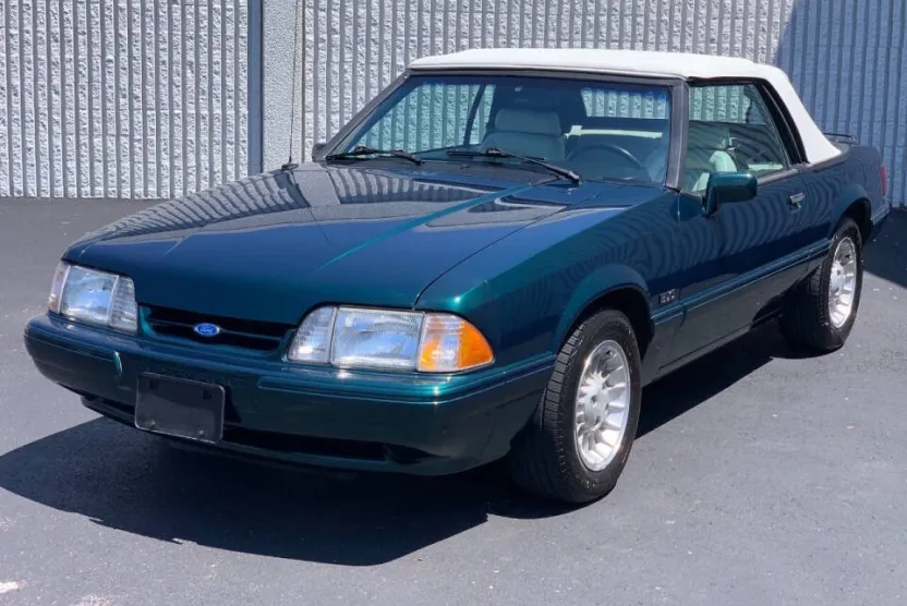 1990 Ford Mustang LX Convertible photo 1
