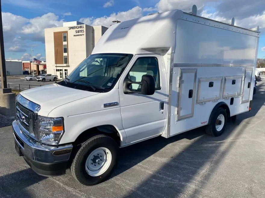 2025 Ford E-350 Base photo 1