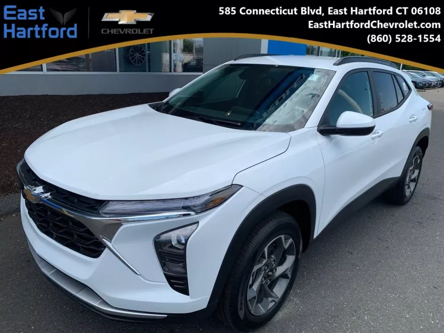 2025 Chevrolet Trax LT photo 1