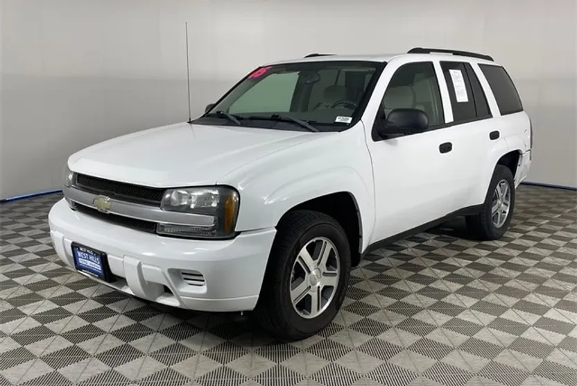 2005 Chevrolet Trailblazer LS photo 1