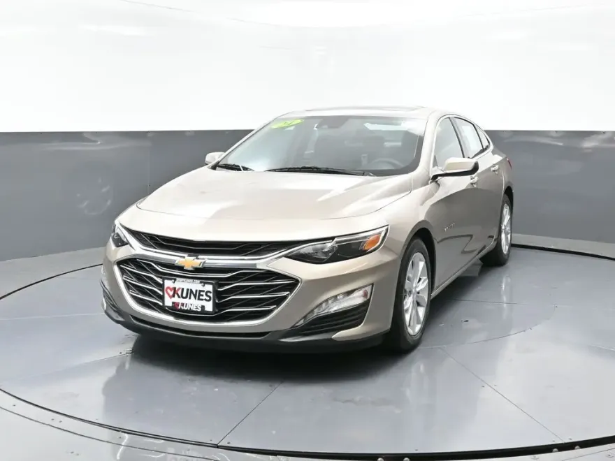 2024 Chevrolet Malibu 1LT photo 1