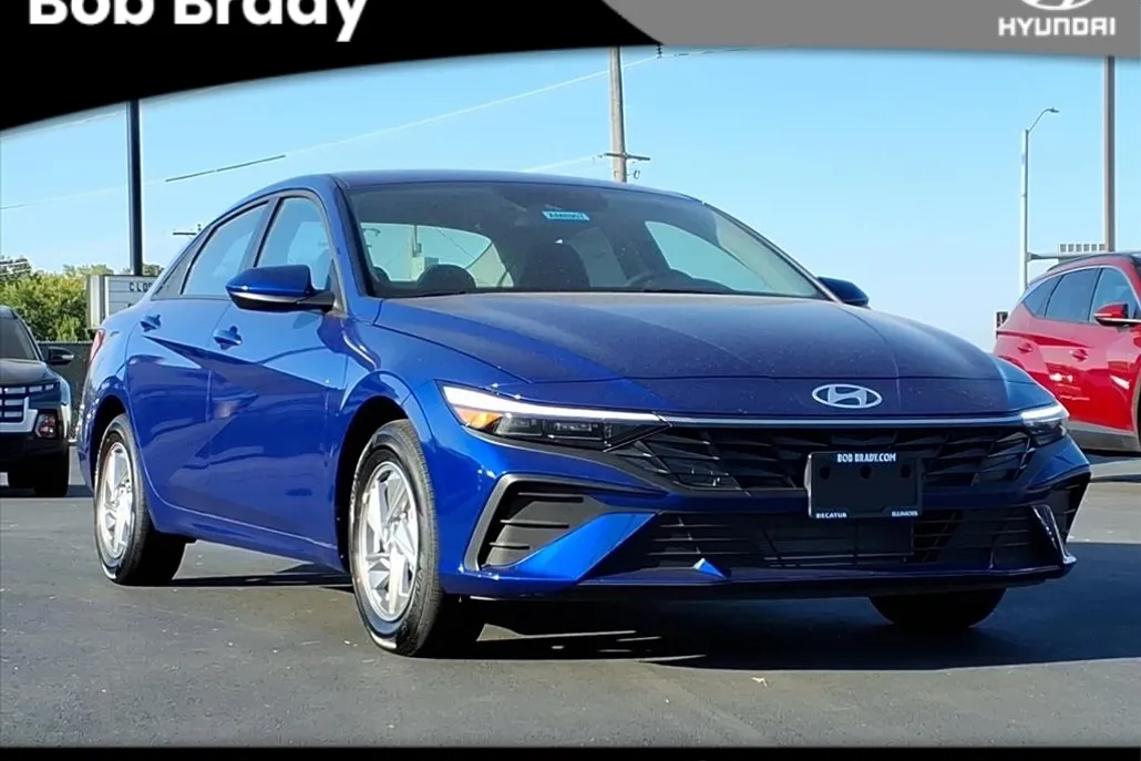 2025 Hyundai Elantra SE photo 1
