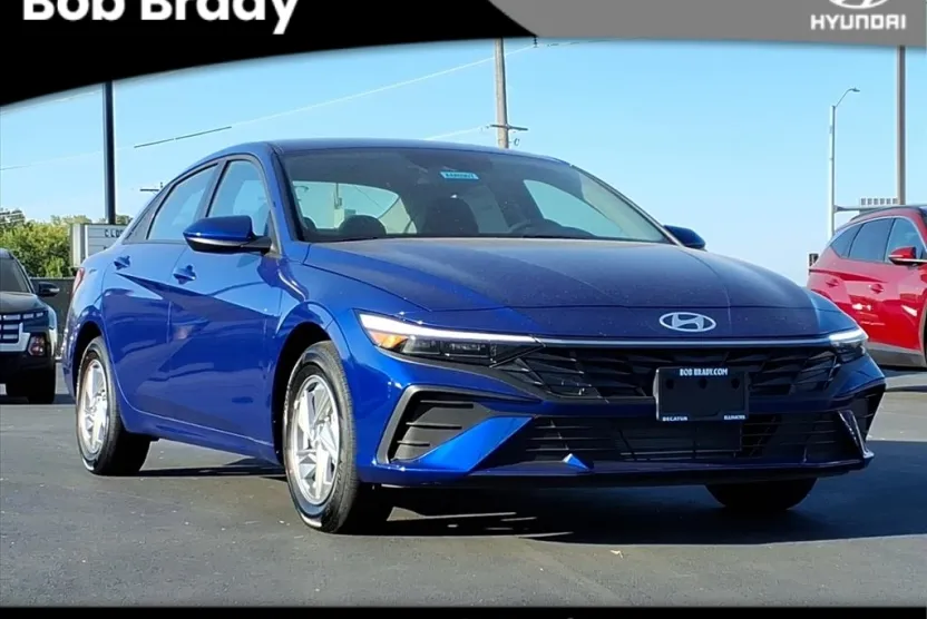 2025 Hyundai Elantra SE photo 1