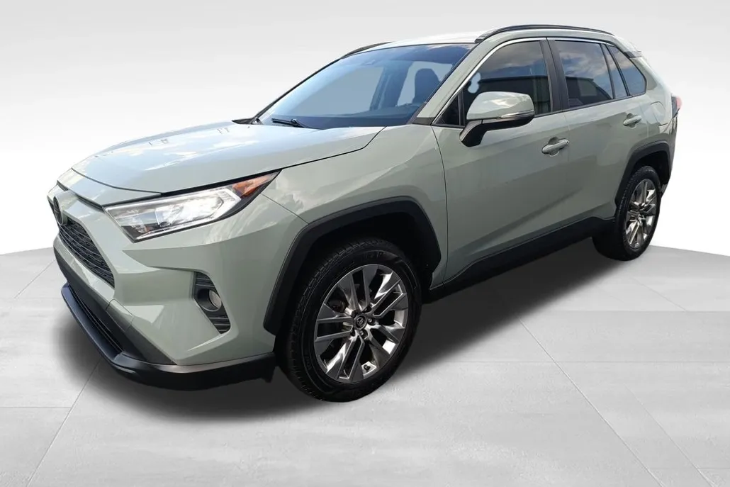 2019 Toyota RAV4 XLE Premium photo 1