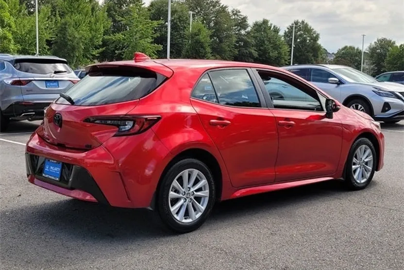 2023 Toyota Corolla SE photo 1