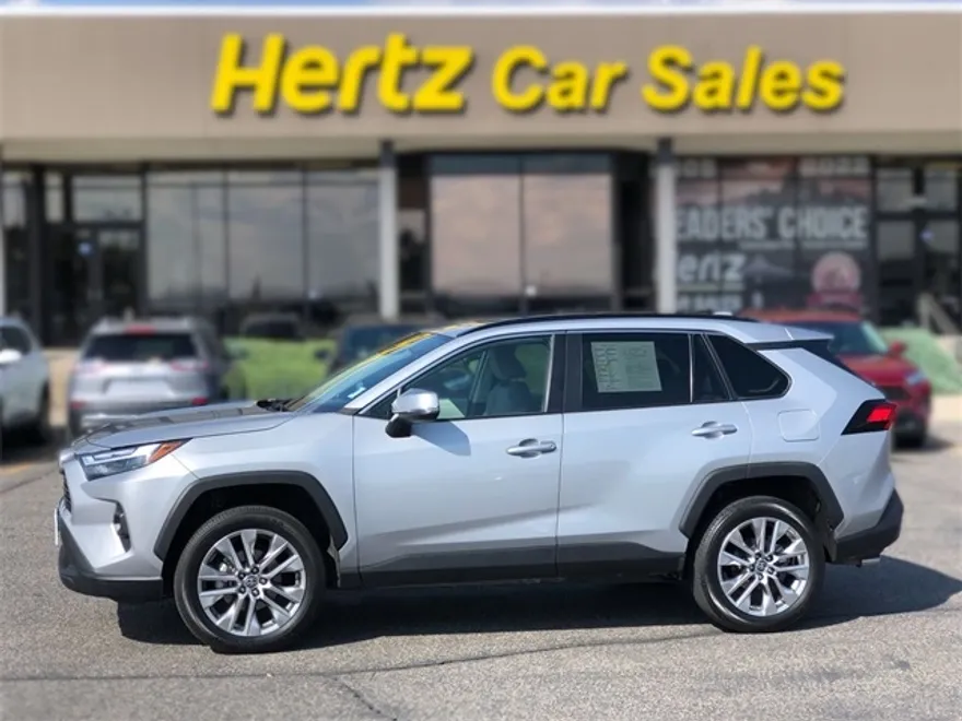 2024 Toyota RAV4 XLE Premium photo 1