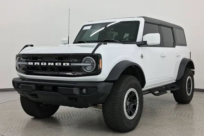 2023 Ford Bronco Outer Banks photo 1
