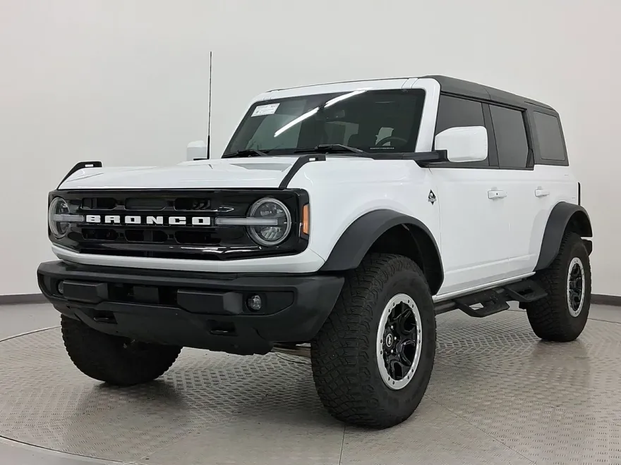2023 Ford Bronco Outer Banks photo 1