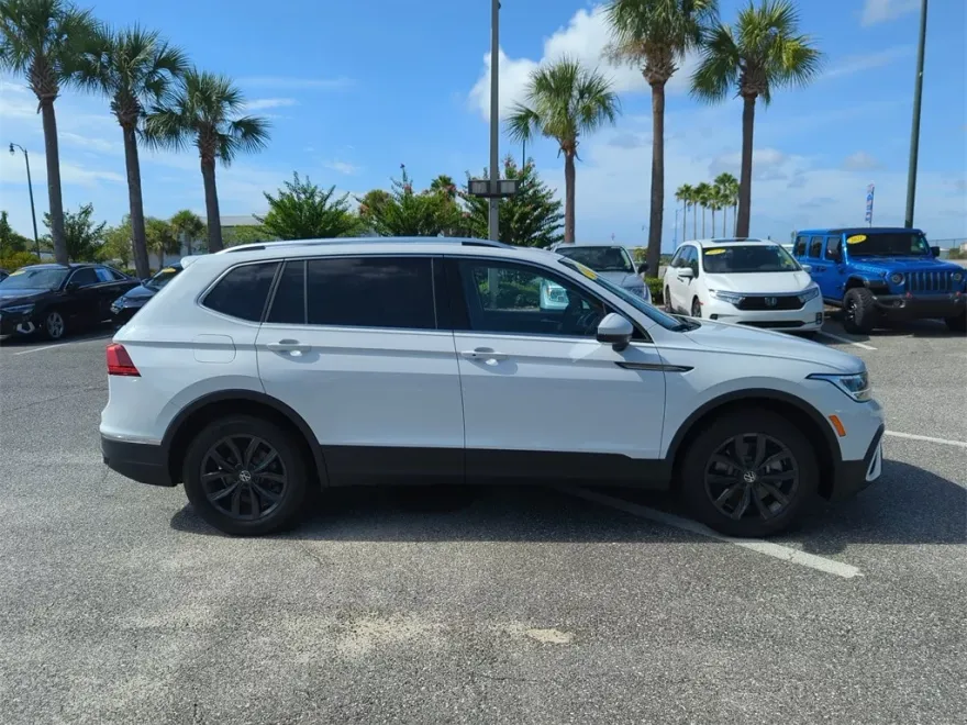 2024 Volkswagen Tiguan SE Wolfsburg Edition photo 1