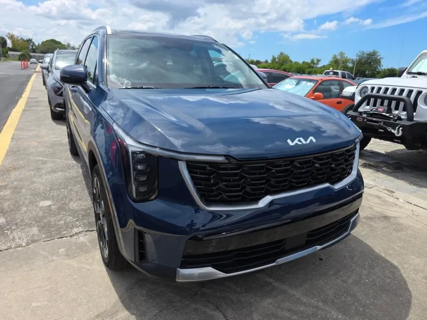 2025 Kia Sorento EX photo 1