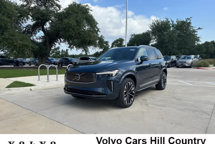 2026 Volvo XC90 Plus photo 1
