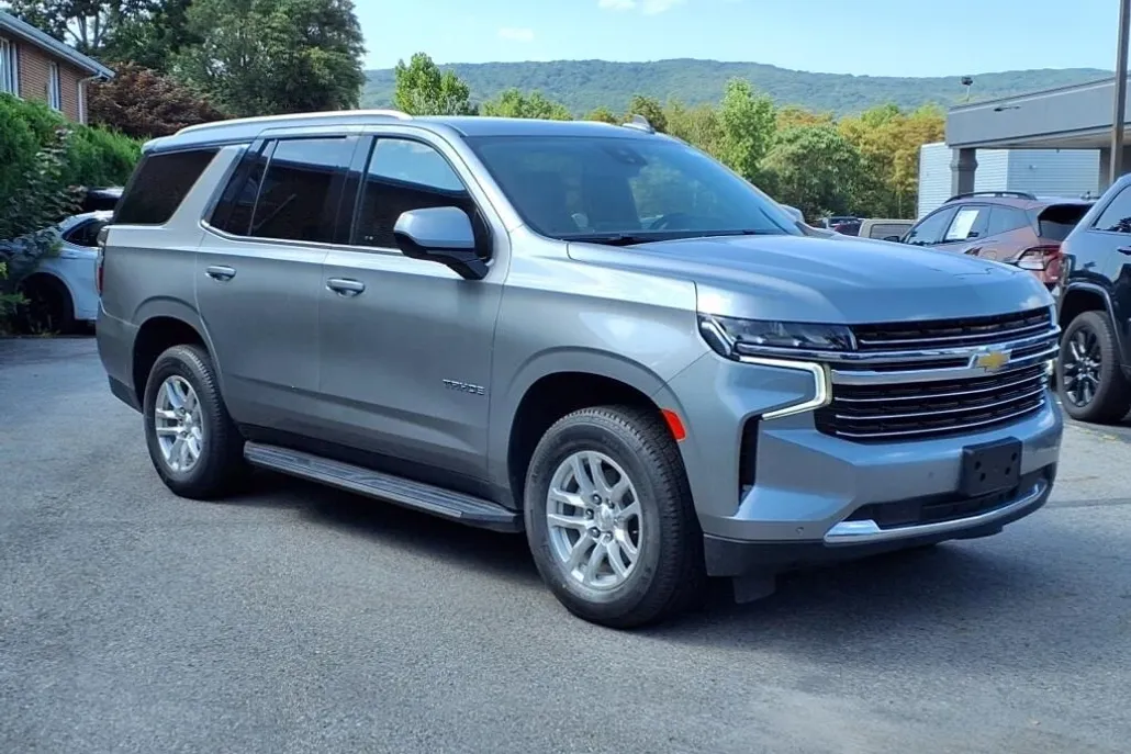 2023 Chevrolet Tahoe LT photo 1