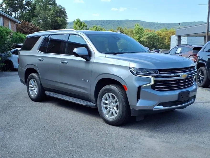 2023 Chevrolet Tahoe LT photo 1