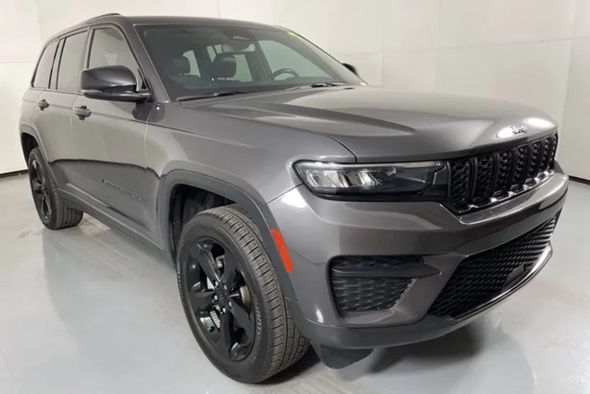 2022 Jeep Grand Cherokee Altitude photo 1