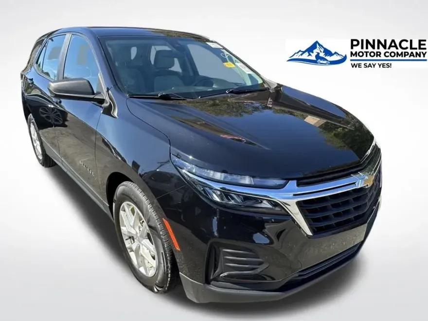 2022 Chevrolet Equinox LS photo 1