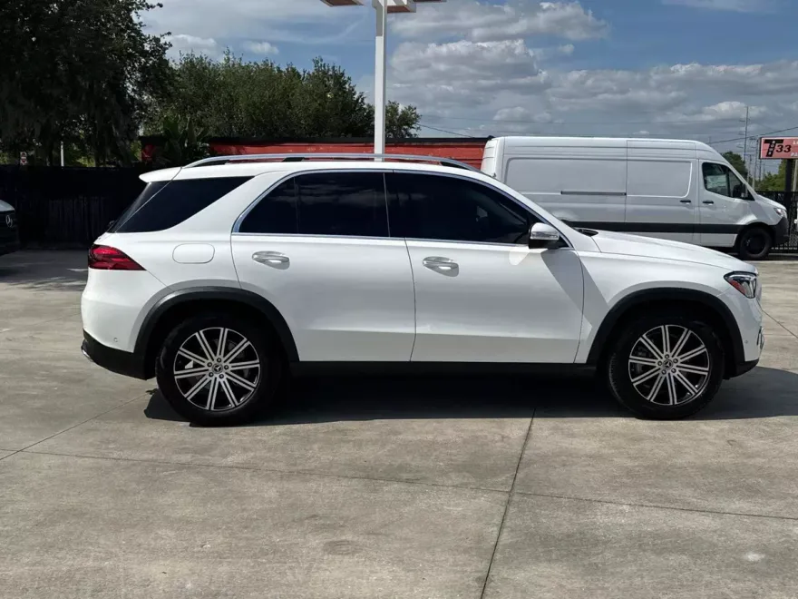 2024 Mercedes Benz GLE 450 photo 1