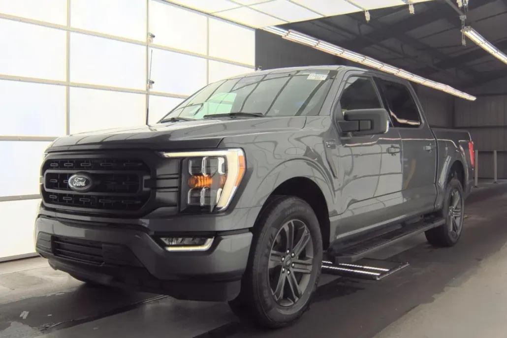 2023 Ford F-150 XLT photo 1