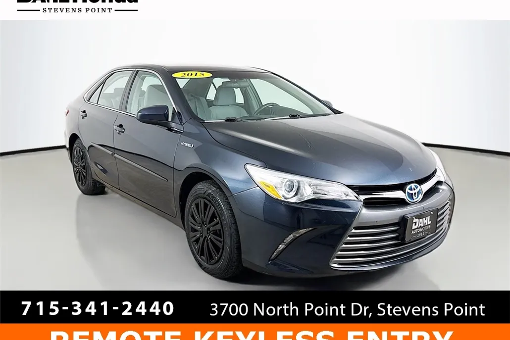 2015 Toyota Camry Hybrid LE photo 1