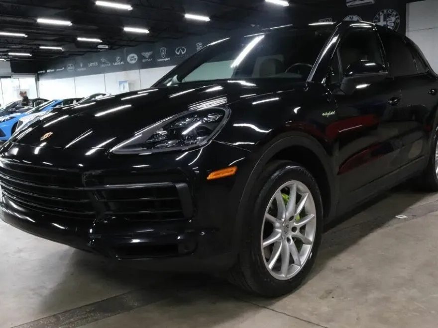 2020 Porsche Cayenne E-Hybrid photo 1