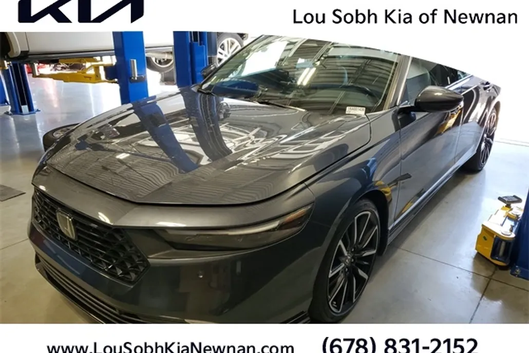 2024 Honda Accord Hybrid Touring photo 1