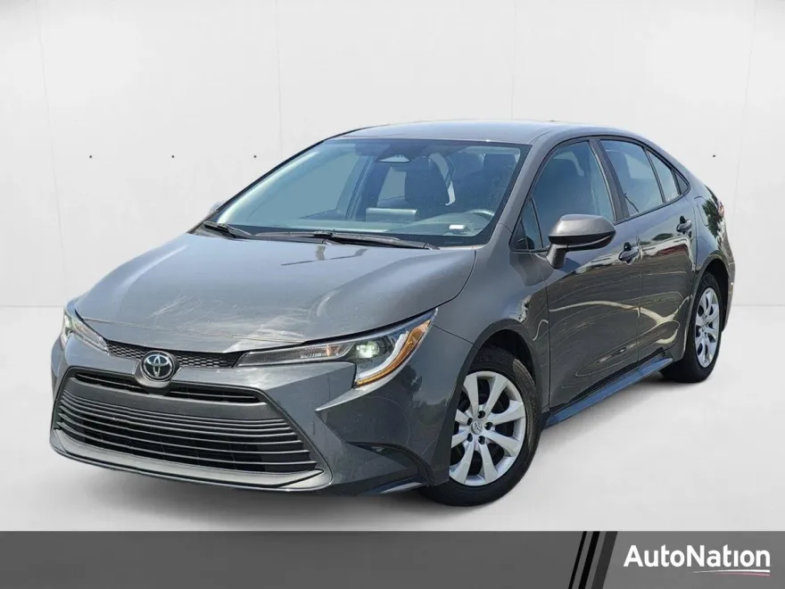 2024 Toyota Corolla LE photo 1