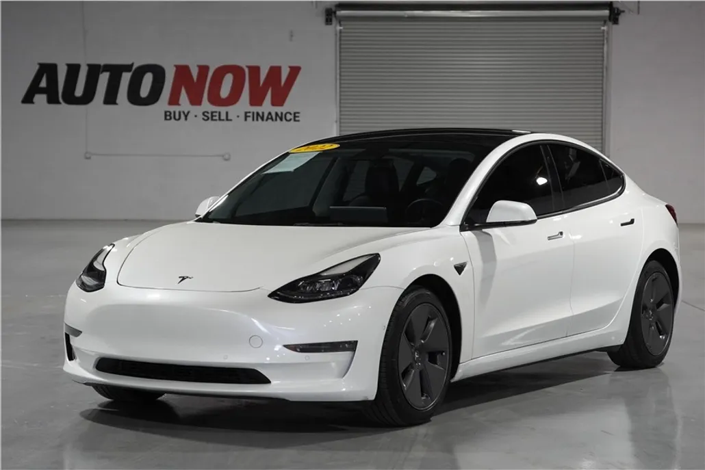 2022 Tesla Model 3 Long Range photo 1