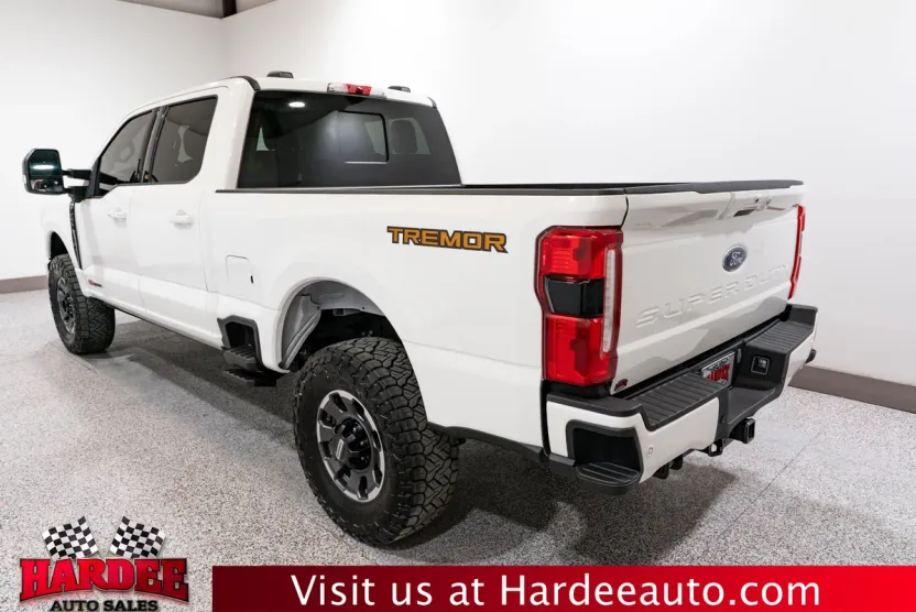 2024 Ford F-250 Lariat photo 1