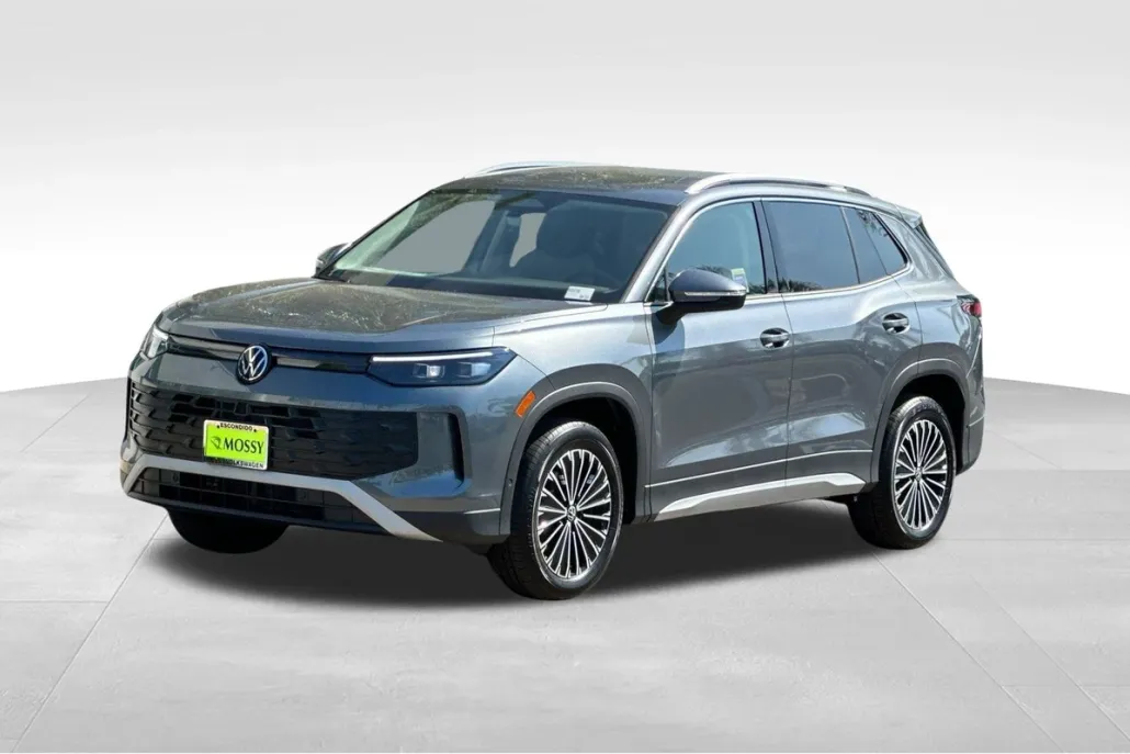 2025 Volkswagen Tiguan S photo 1