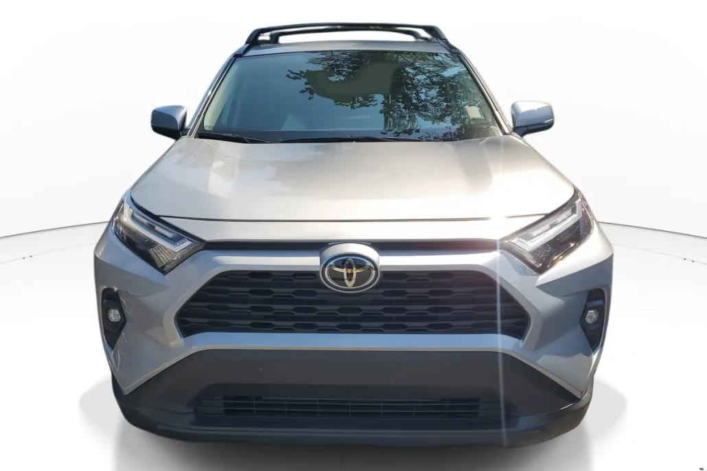 2025 Toyota RAV4 XLE Premium photo 1