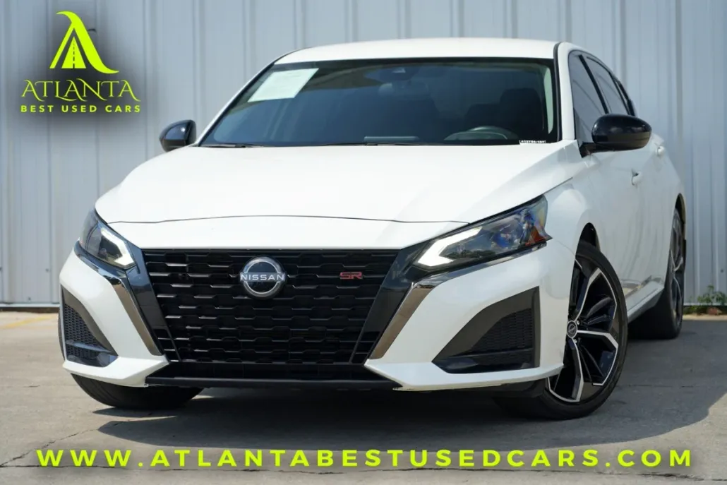 2023 Nissan Altima 2.5 SR photo 1