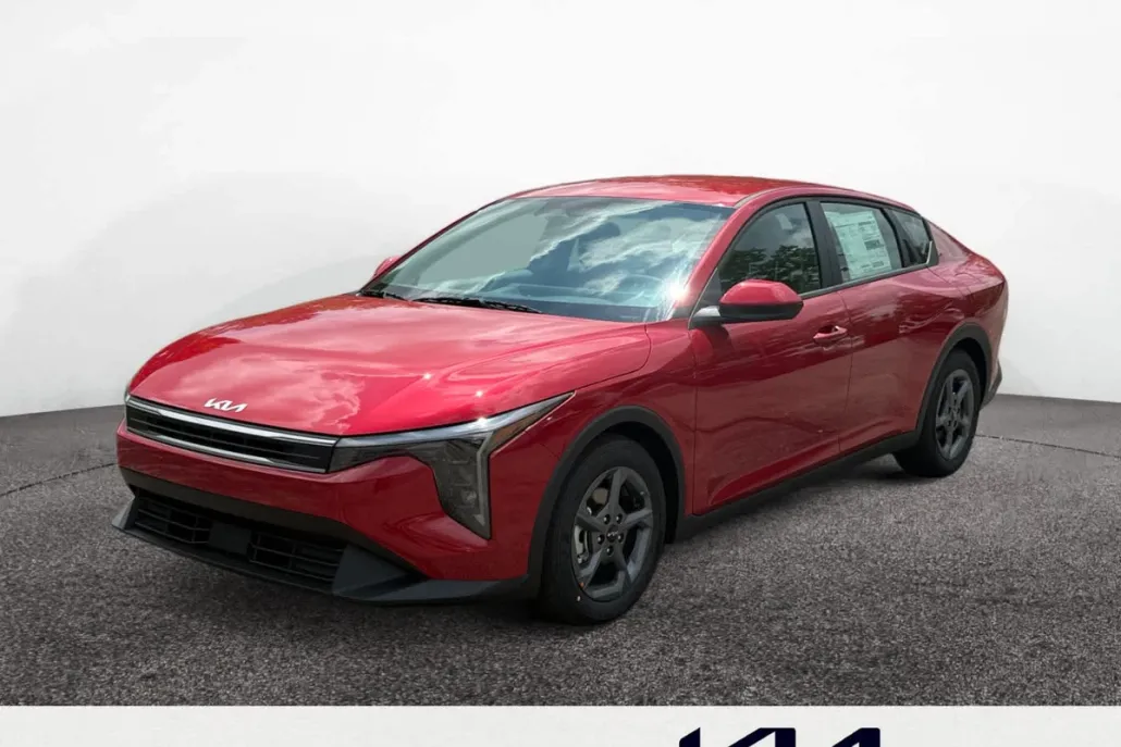 2025 Kia K4 LXS photo 1