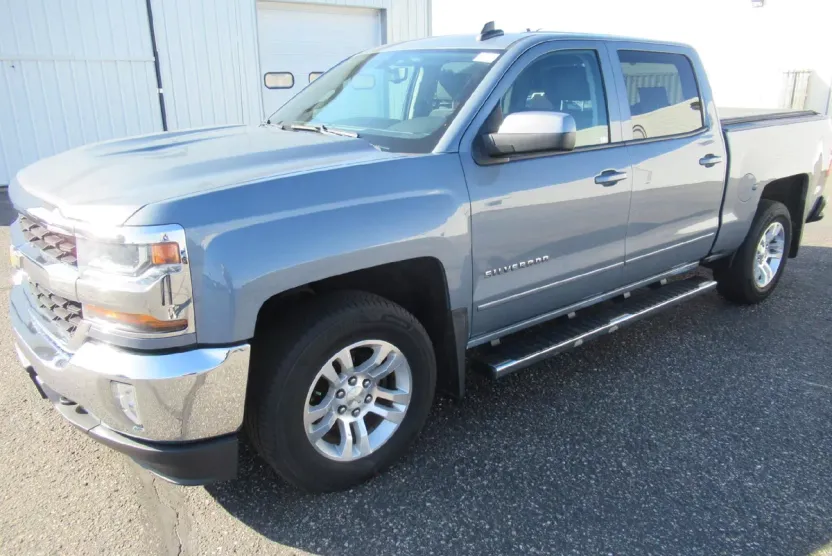 2016 Chevrolet Silverado LT photo 1