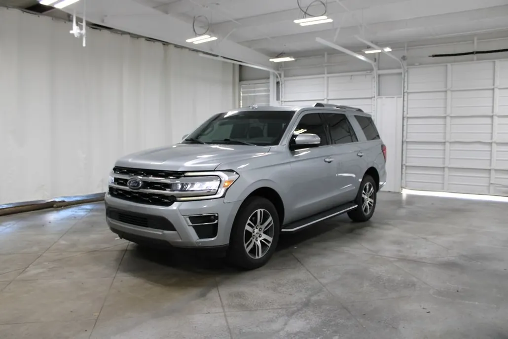 2023 Ford Expedition Limited photo 1