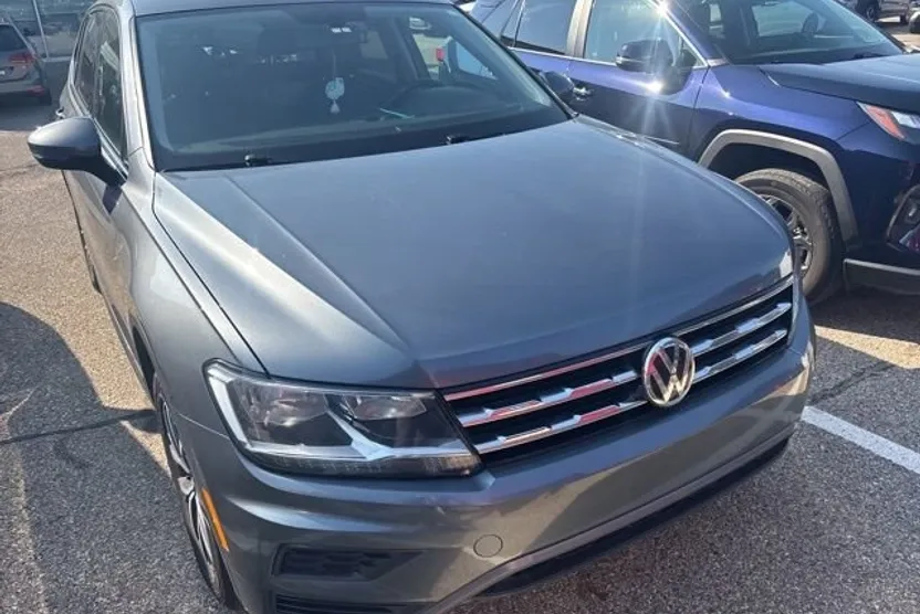 2019 Volkswagen Tiguan SE photo 1