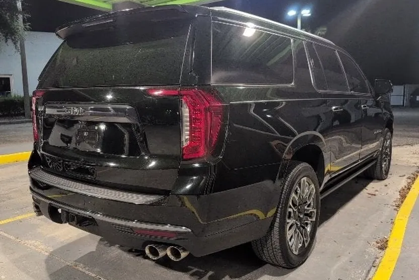 2023 Gmc Yukon XL Denali Ultimate photo 1