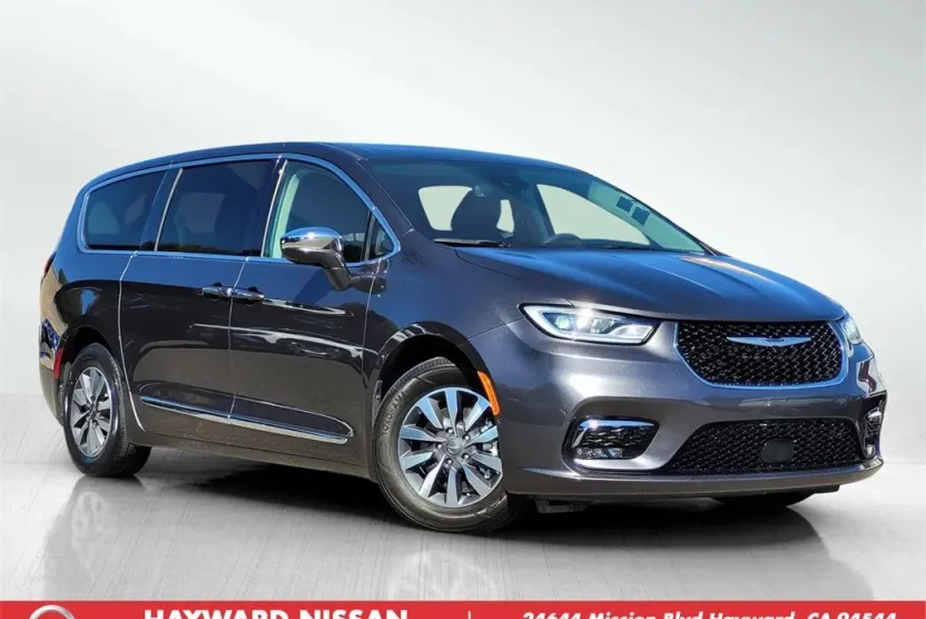 2022 Chrysler Pacifica Hybrid Limited photo 1