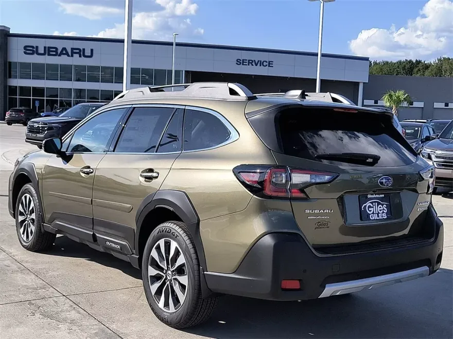 2025 Subaru Outback Touring XT photo 1