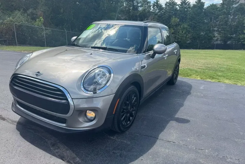 2019 Mini Cooper 4 Door Hardtop Signature photo 1