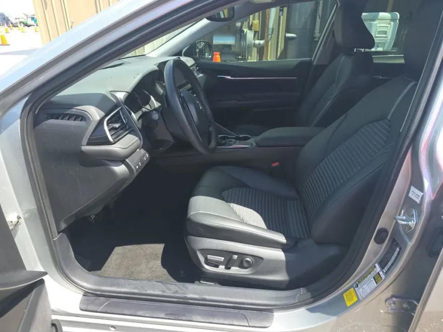 2024 Toyota Camry SE photo 1