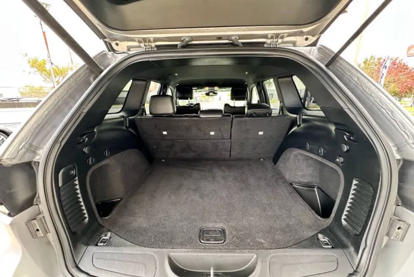 2018 Jeep Grand Cherokee Laredo photo 1