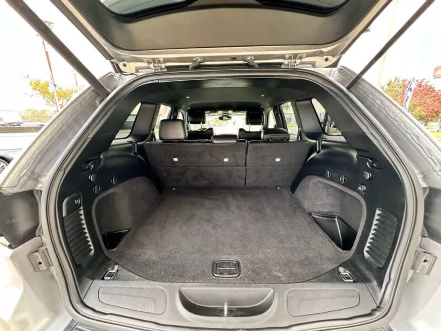 2018 Jeep Grand Cherokee Laredo photo 1