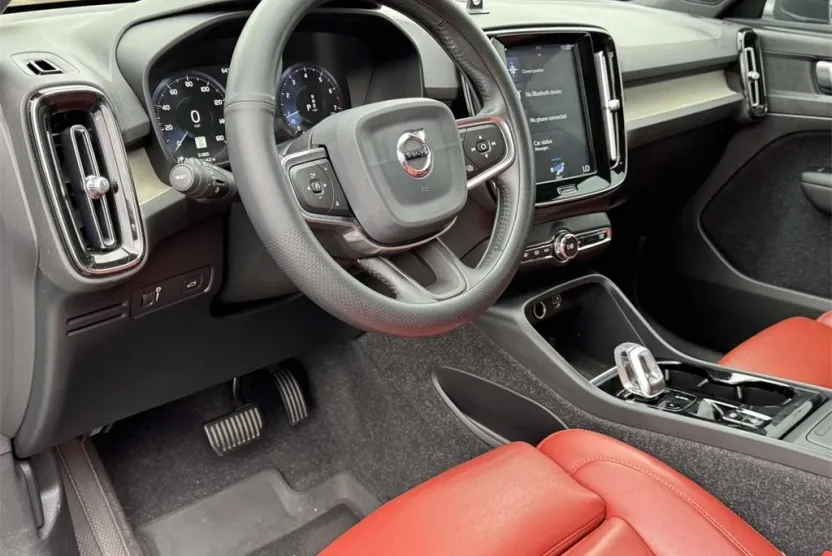 2020 Volvo XC40 Inscription photo 1