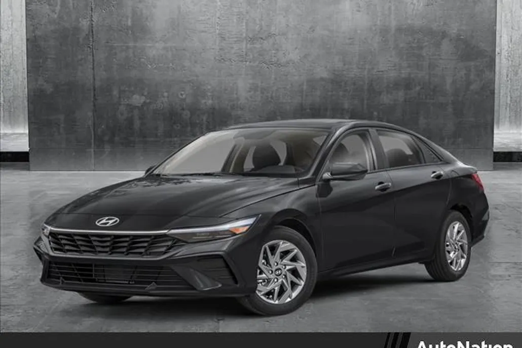 2025 Hyundai Elantra SEL Convenience photo 1