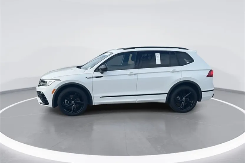 2023 Volkswagen Tiguan SE R-Line Black photo 1
