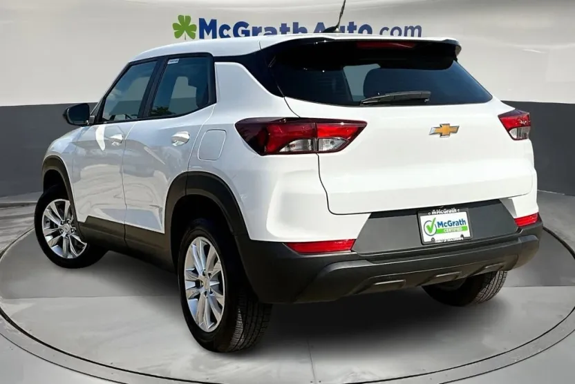 2022 Chevrolet Trailblazer LS photo 1